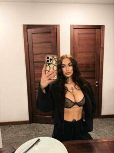 Erdemli Sevgili Tadında Escort Su